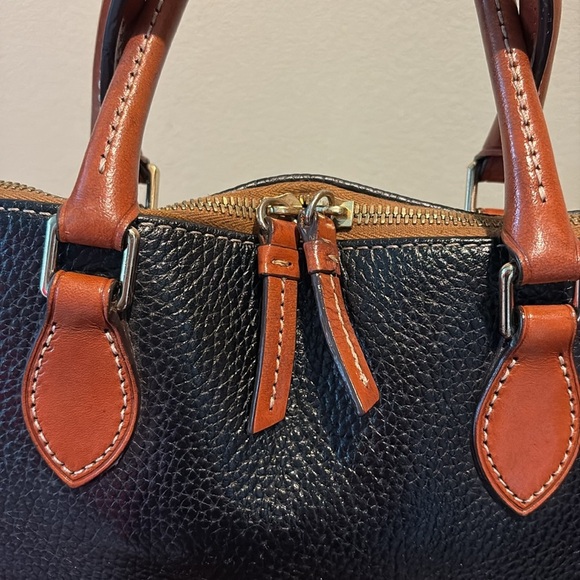 Dooney Bourke   Dome top satchel pebble, leather black/cinnamon, brown  trim EUC - Picture 4 of 17